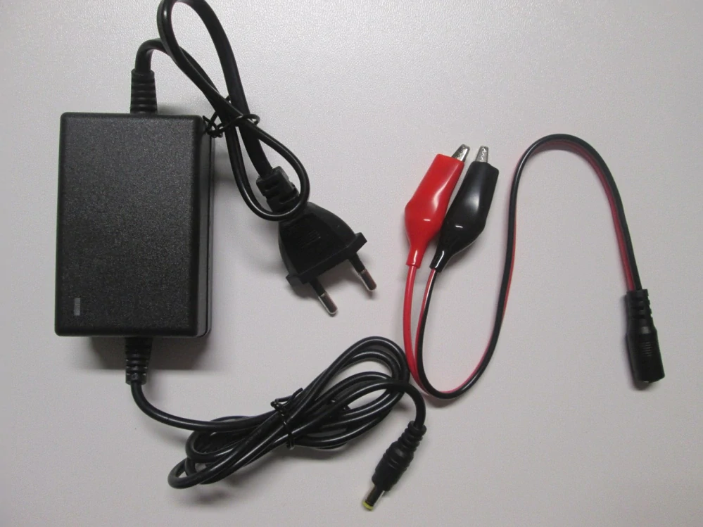 Adapter k nabíjení  gelových baterií 12V ( 1,3 - 40Ah) s kontrolkou nabíjení