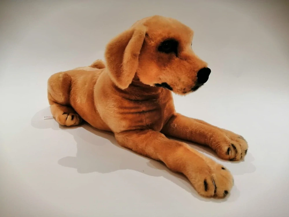 Plyšový pes Labrador zlatý ležící 69cm