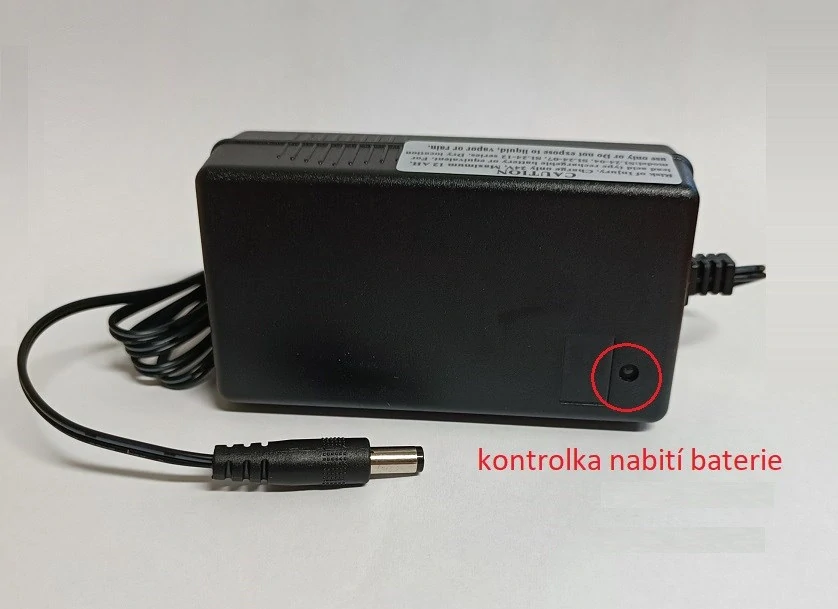 Adapter k nabíjení gelových baterií 24V/1500mA s kontrolkou nabití