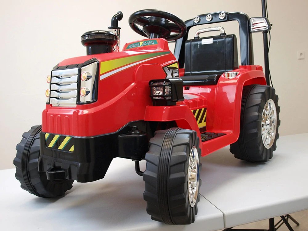 Dětský elektrický traktor 12V s 2,4G dálkovým ovládáním, mohutnými koly - II.jakost