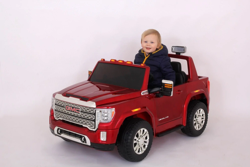 Dětské autíčko  GMC  Sierra Denali v lakované  vínové metalíze - II.jakost