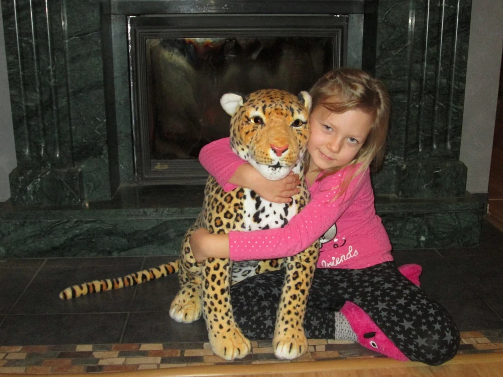 Plyšový leopard sedící