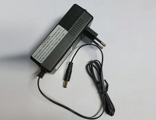 Adapter k nabíjení gelových baterií 24V/1500mA s kontrolkou nabití